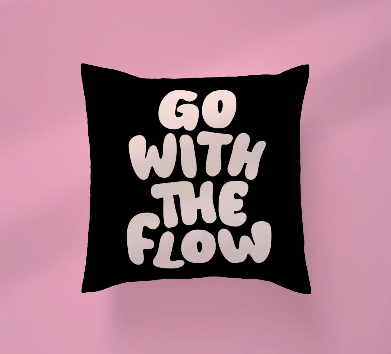 Go With The Flow Design tipografico rilassante cuscino da THE MOTIVATED TYPE