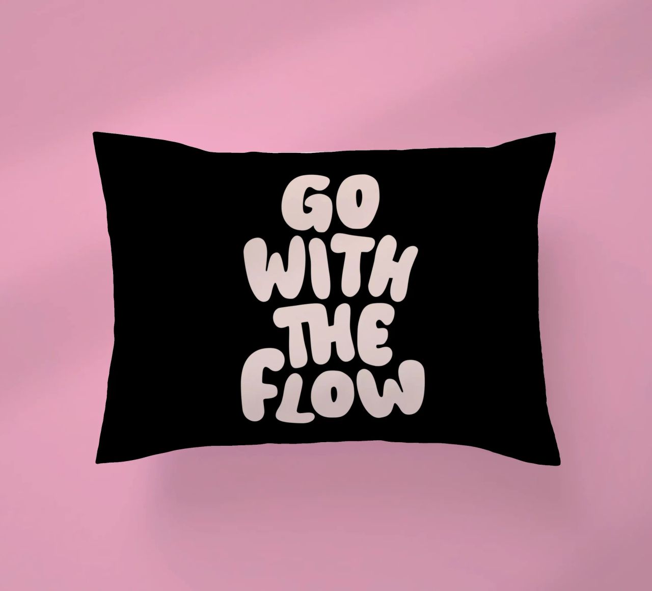 Go With The Flow Design tipografico rilassante cuscino da THE MOTIVATED TYPE