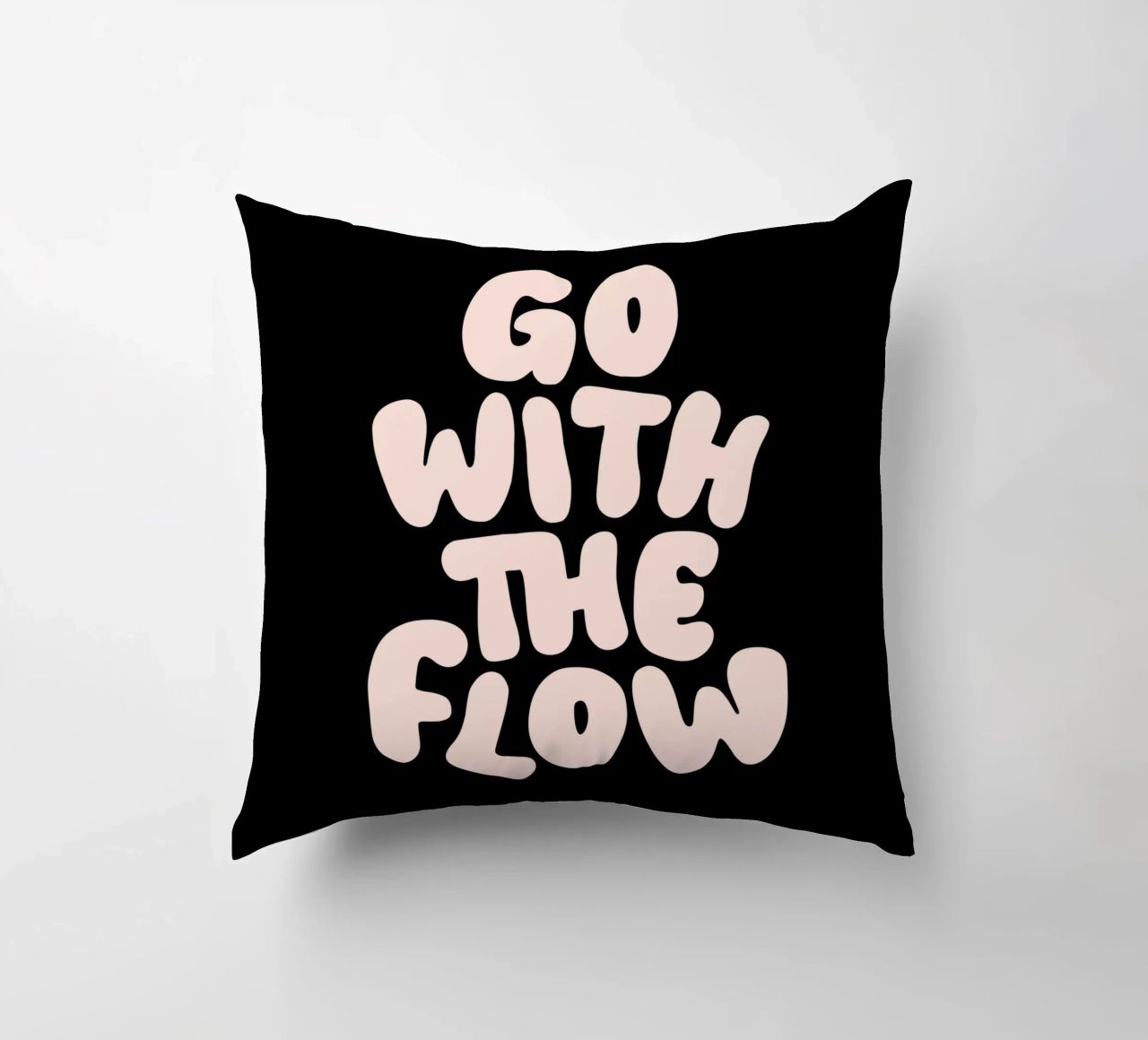 Go With The Flow Design tipografico rilassante cuscino da THE MOTIVATED TYPE