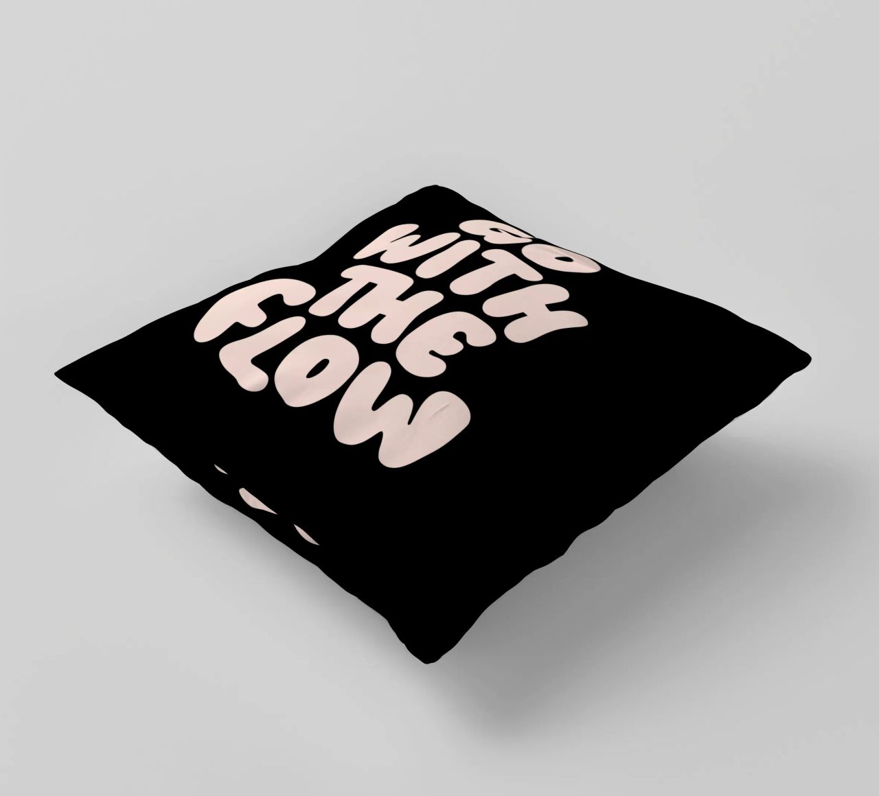 Go With The Flow Design tipografico rilassante cuscino da THE MOTIVATED TYPE