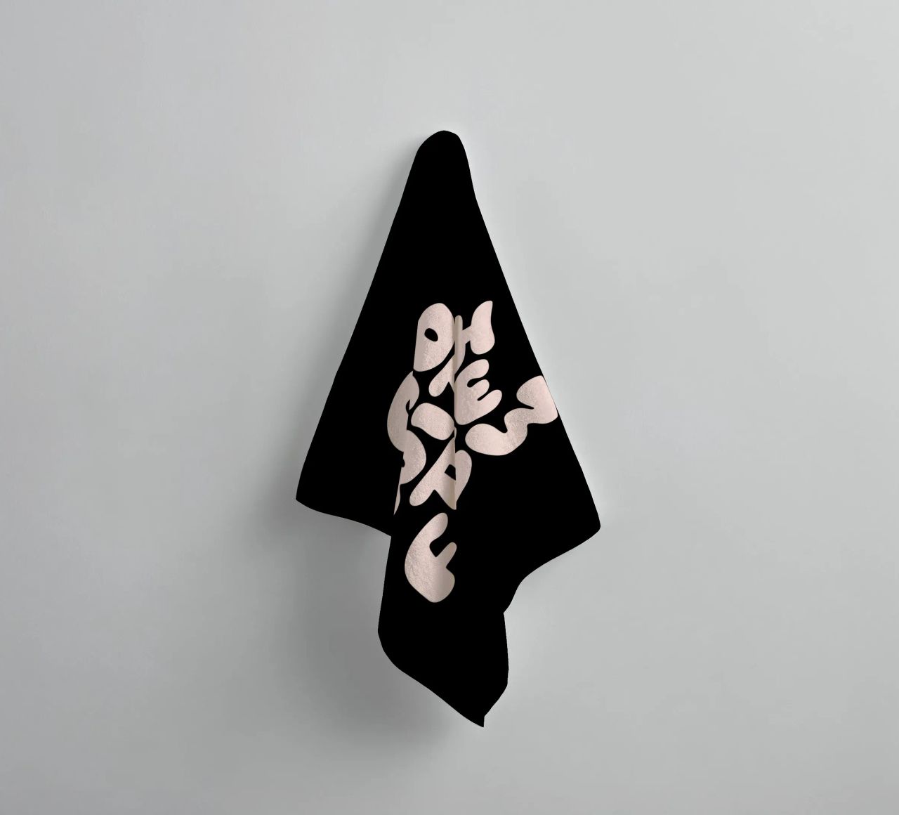 Go With The Flow Rustgevend Typografie Ontwerp badhanddoek van THE MOTIVATED TYPE