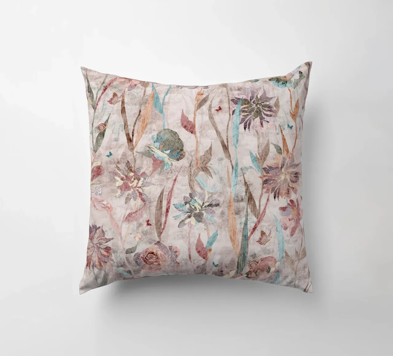 puzzle in fiore cuscino da Giulio Iurissevich