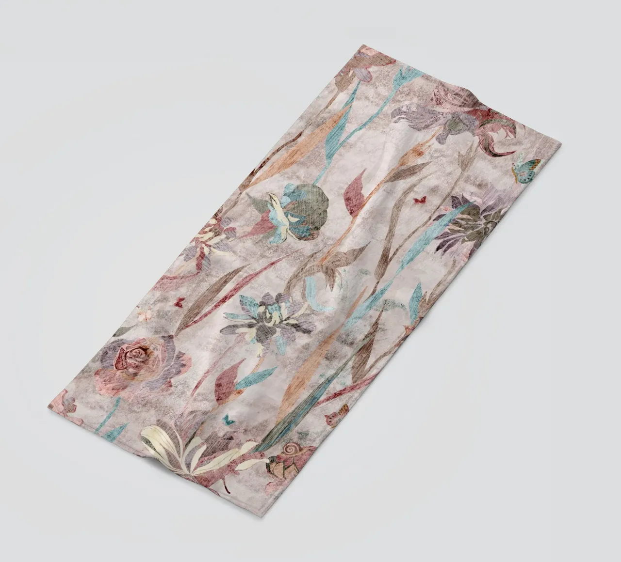 puzzle in fiore telo mare da Giulio Iurissevich