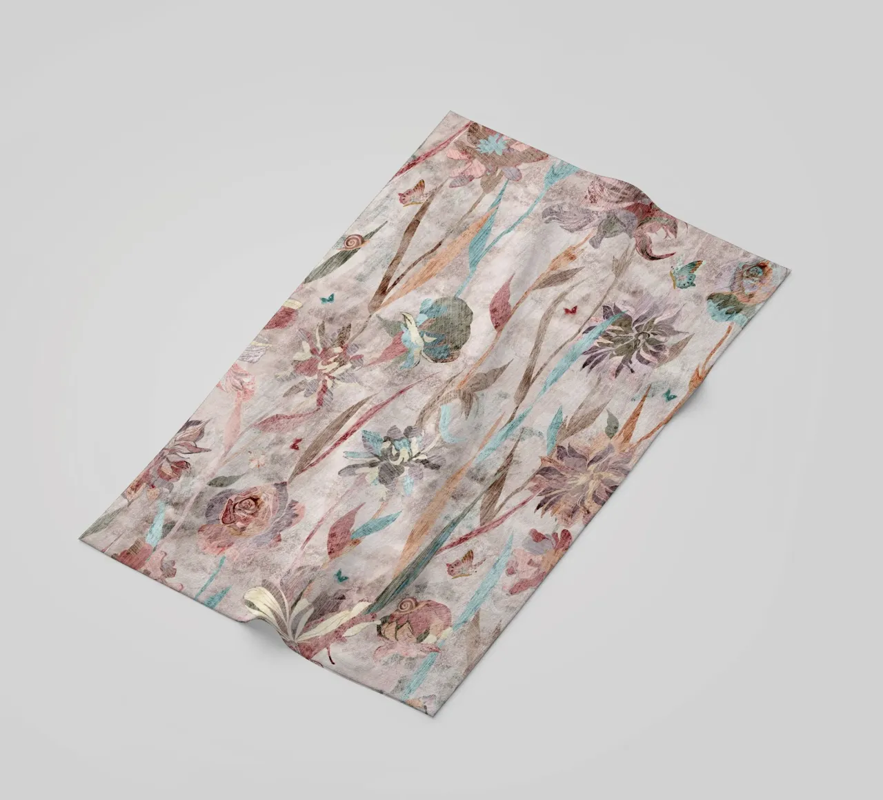 puzzle in fiore telo mare da Giulio Iurissevich