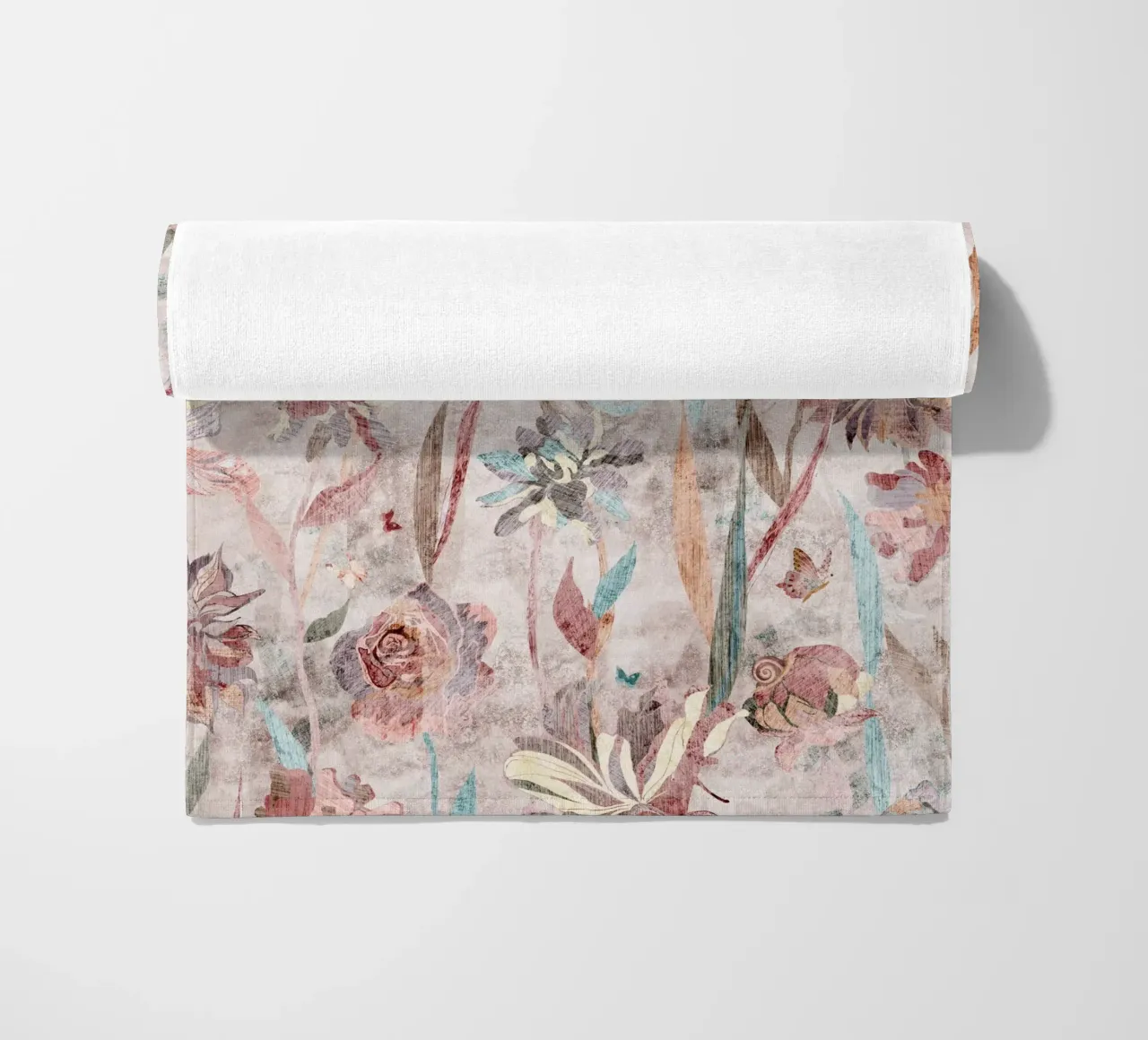 puzzle in fiore telo mare da Giulio Iurissevich