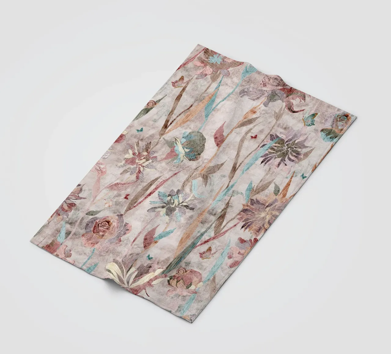 puzzle in fiore coperta in pile da Giulio Iurissevich