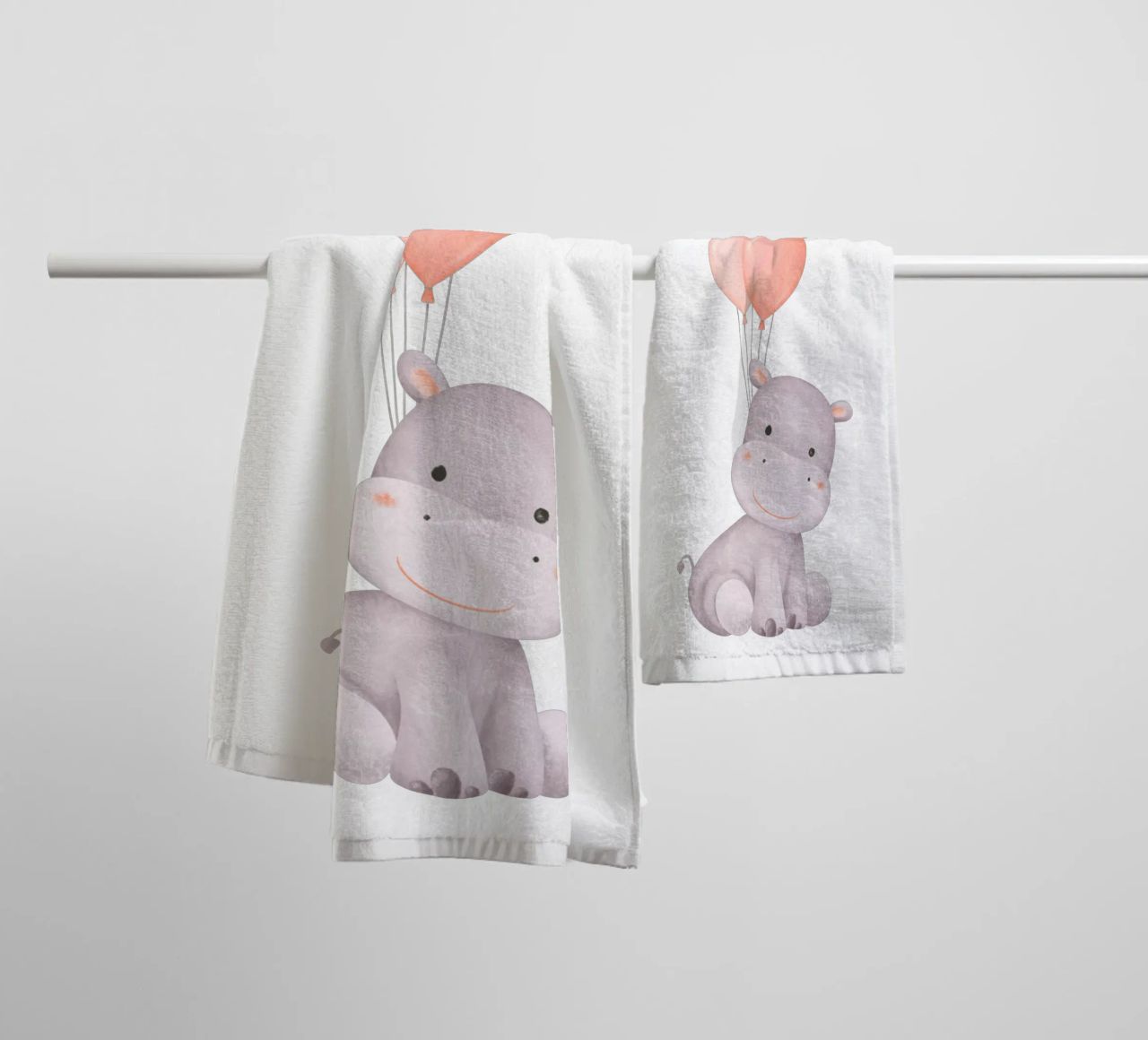 Sogno di un ippopotamo allegro asciugamano da bagno da Doodle Dreams Art