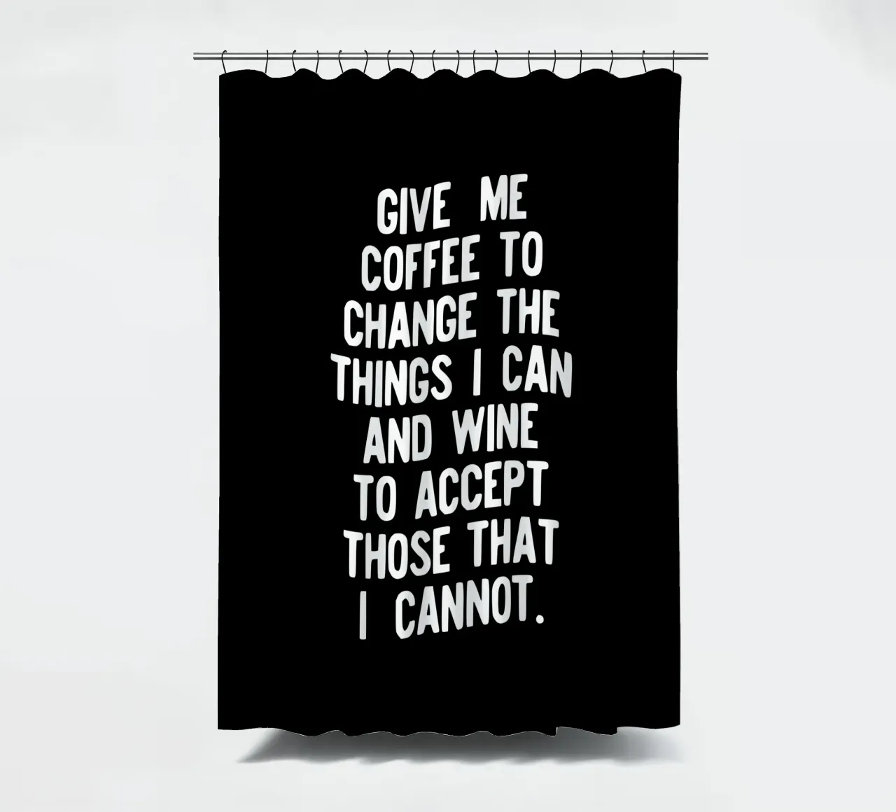 Gib mir Kaffee, um die Dinge zu ändern, die ich ändern kann Lustige Typografie Duschvorhang von THE MOTIVATED TYPE