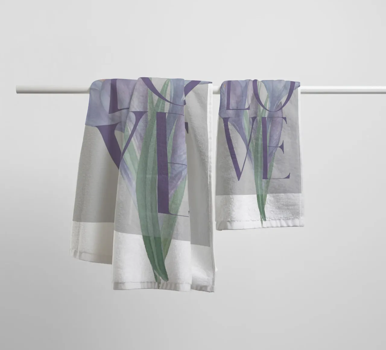 Amore in fiore asciugamano da bagno da DesignArt