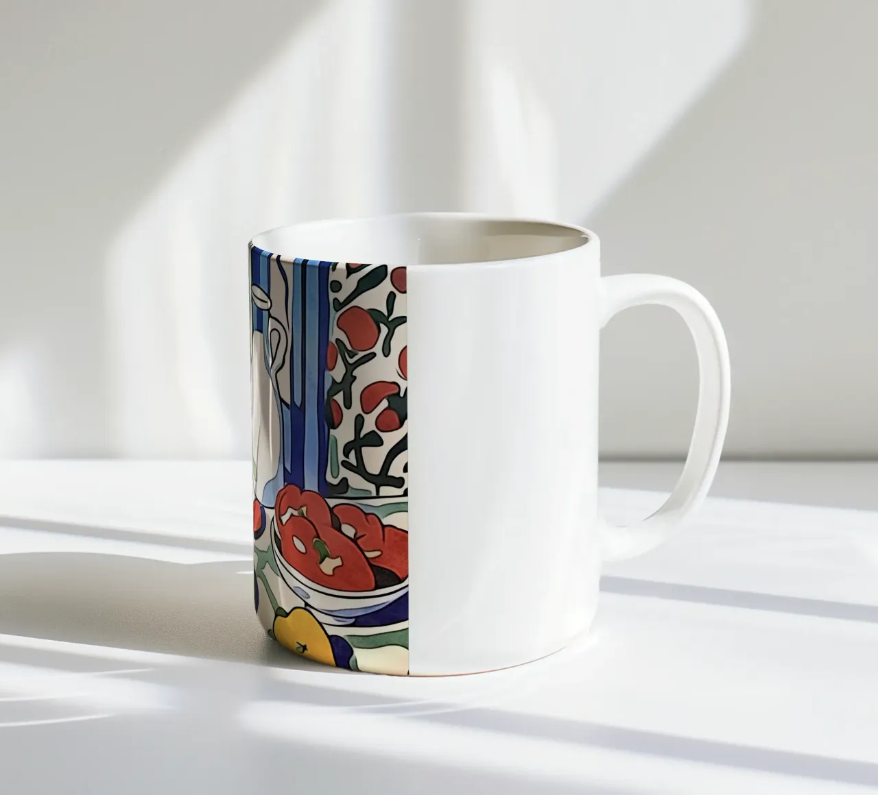 Frutta e verdura sul tavolo della cucina tazza in ceramica da ZAMART