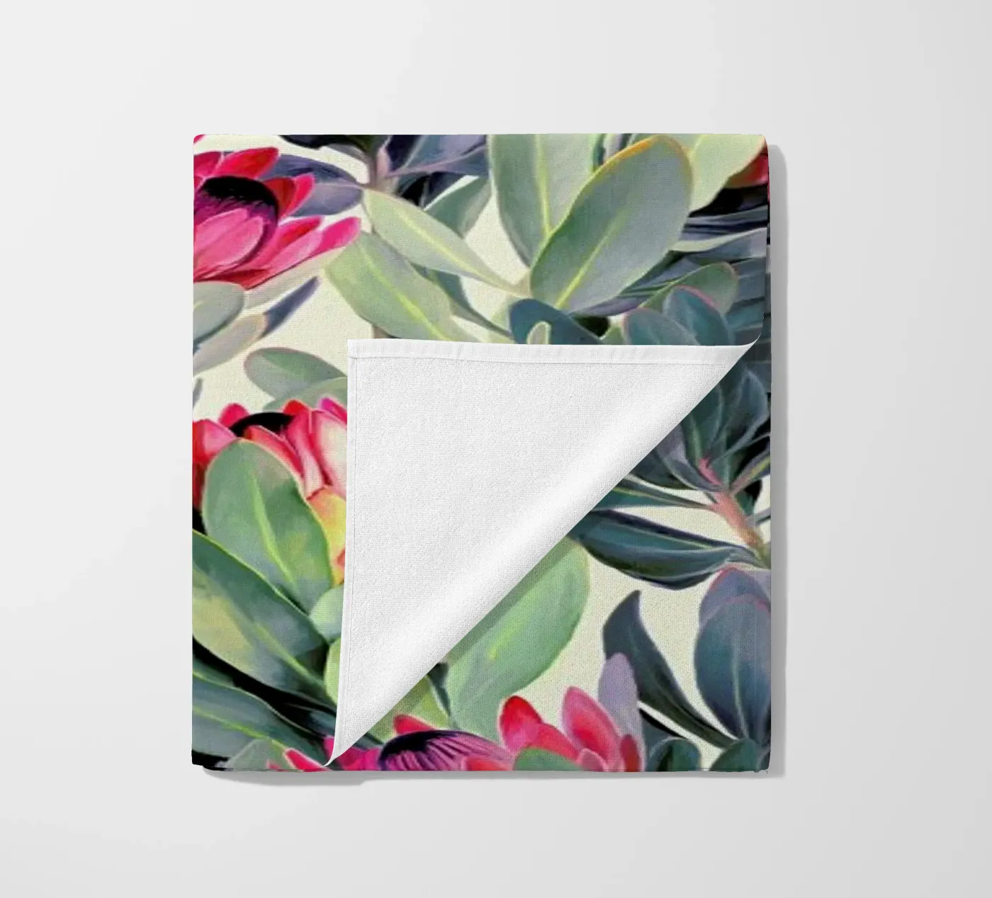 Painted Protea Pattern Strandtuch von Micklyn Le Feuvre