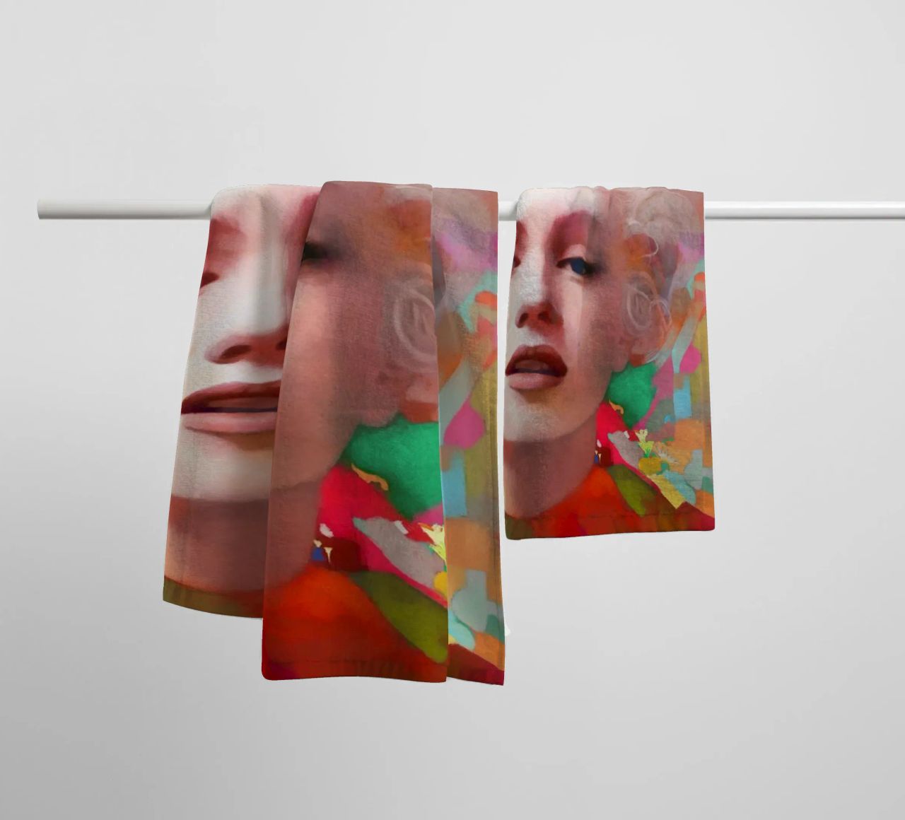 Marilyn Monroe - Stella fragile asciugamano da bagno da Artascy Art