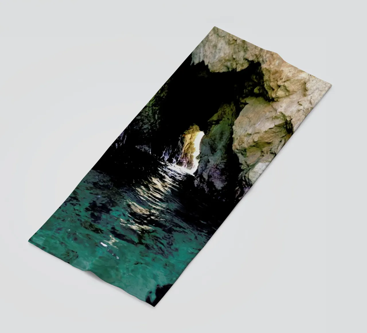 Colorful Ocean Cave telo mare da Kevin Russ