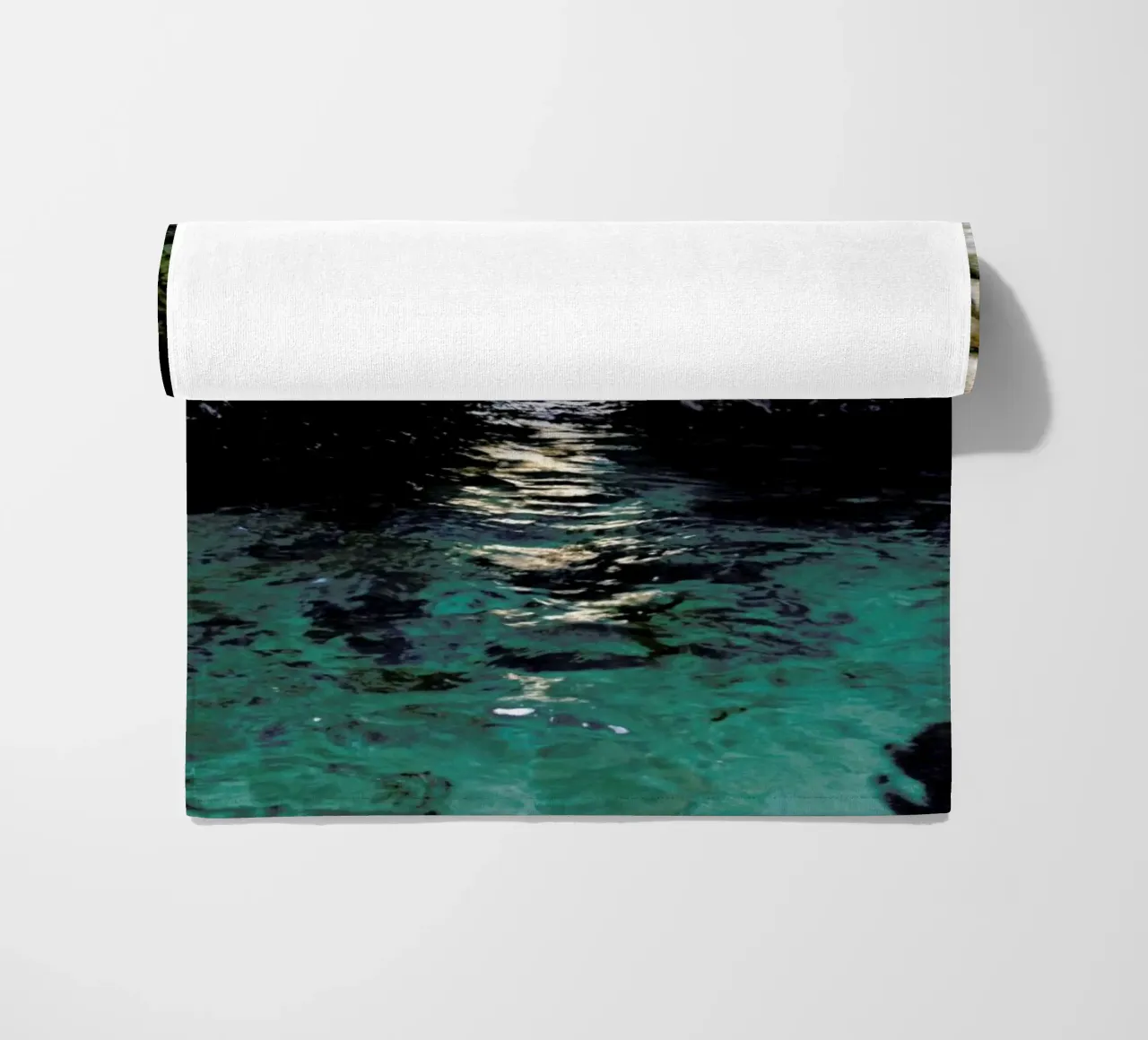 Colorful Ocean Cave telo mare da Kevin Russ