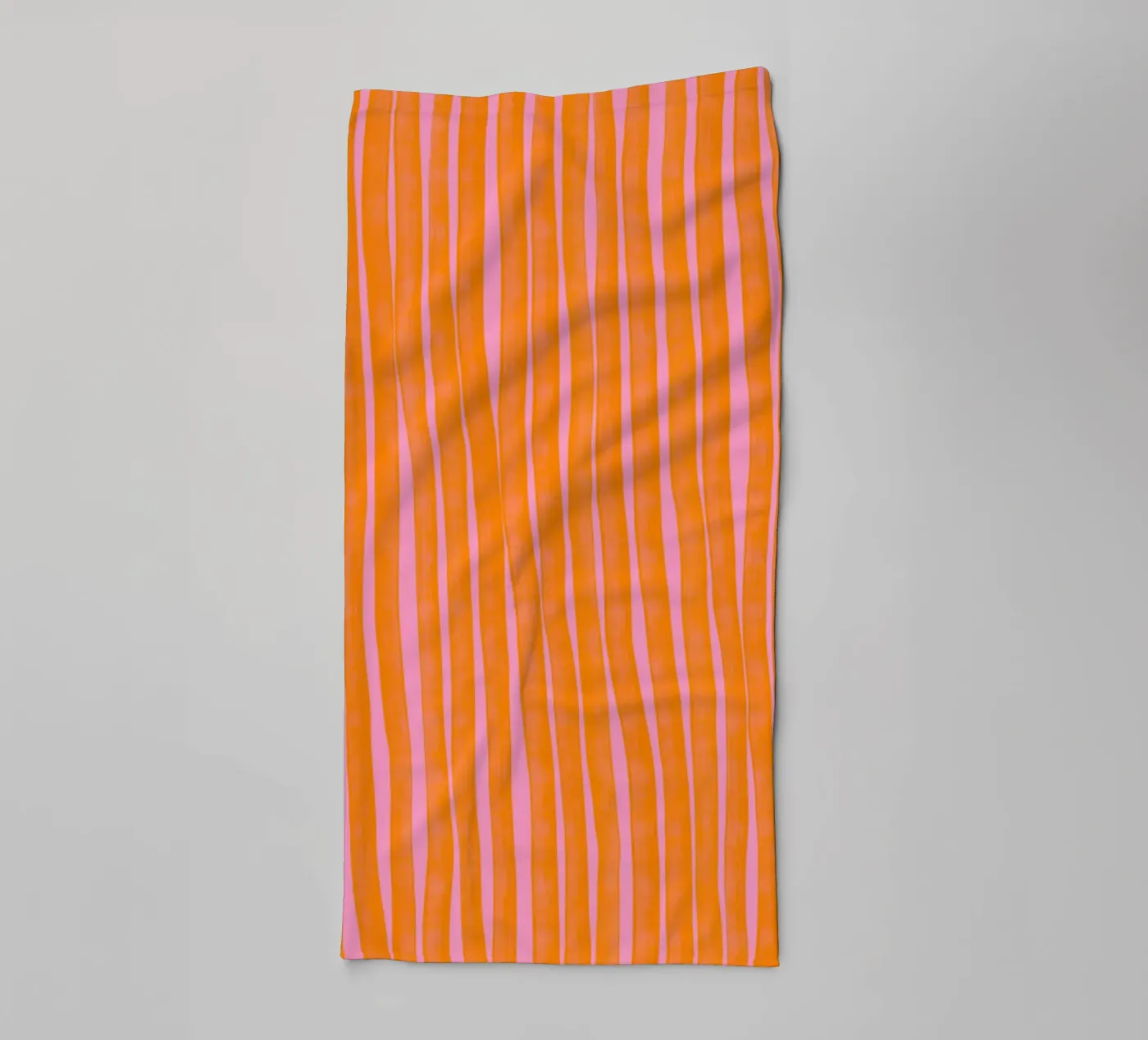 Orange Stripes Pattern badhanddoek van treechild