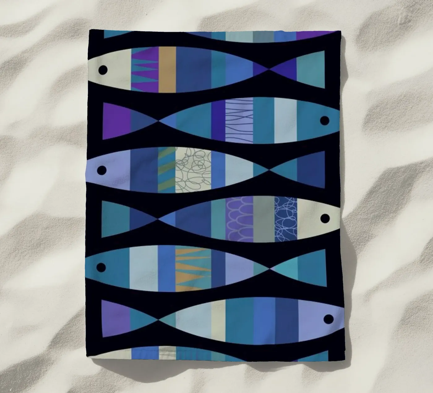 Fish 3 Strandtuch von Visual Philosophy