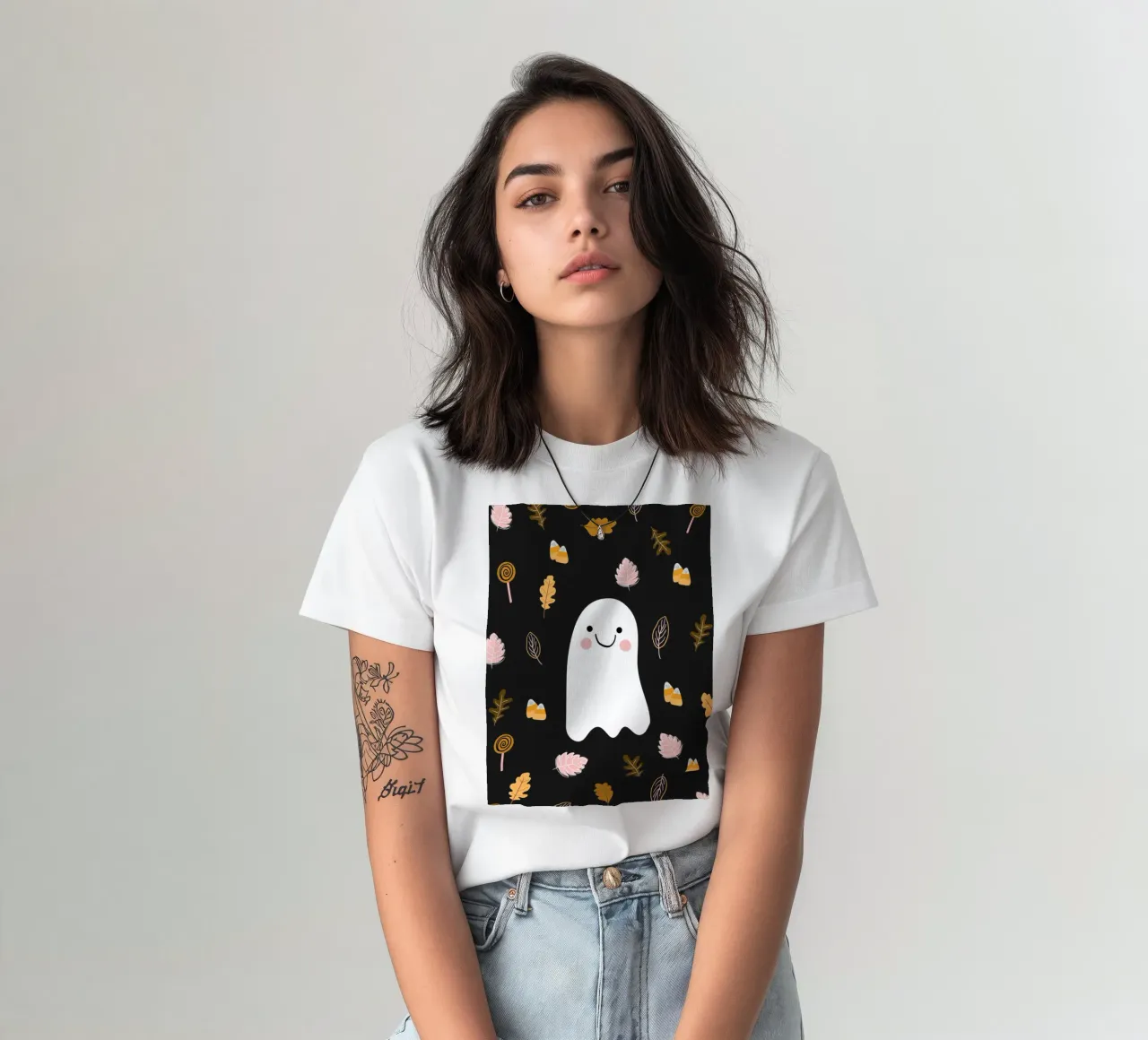 Friendly Ghost t-shirt da Stephanie Godbout Designs