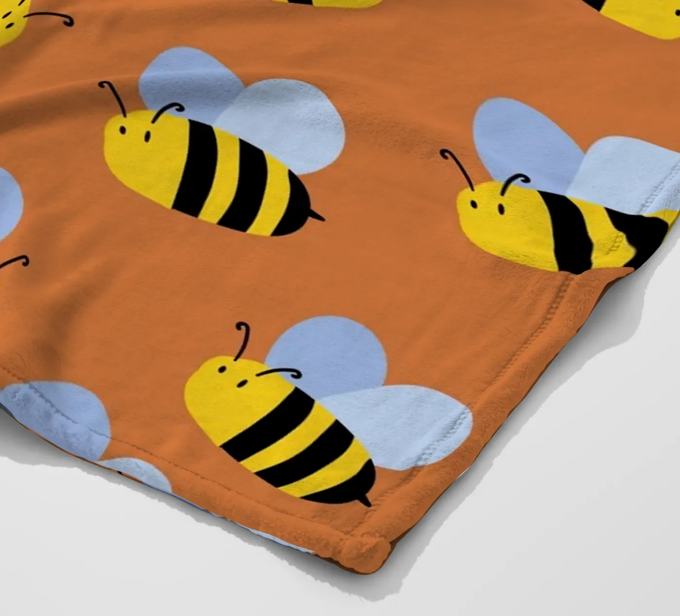Cute bees Fleecedecke von Happypatterns
