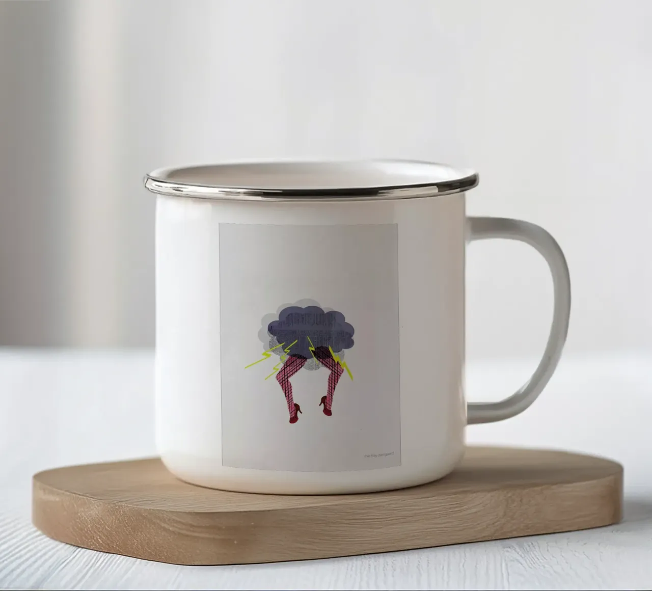 Hysterical tazza in smalto da Mie Frey Damgaard