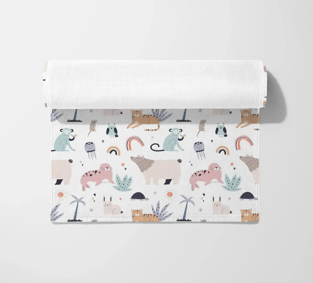 Liebe Tiere in Pastell beach towel by Ohkimiko