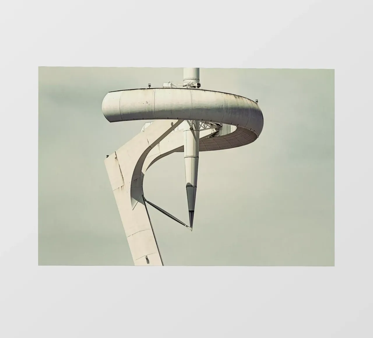 Telefonica pellicola backlit da Michael Belhadi