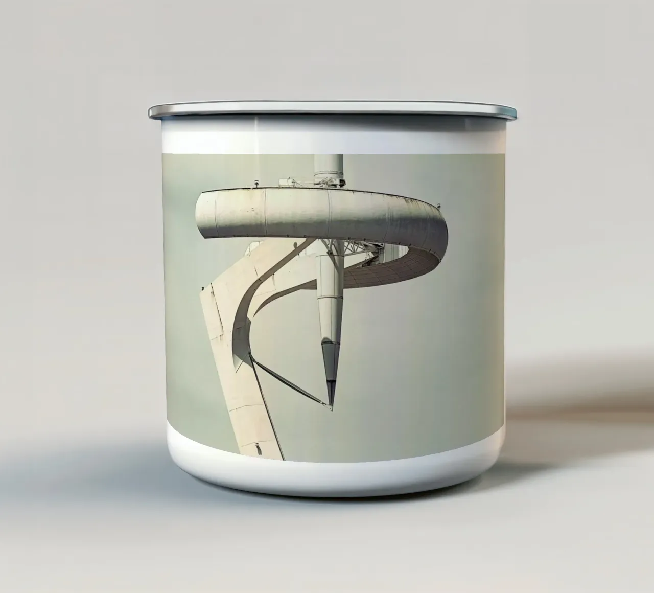 Telefonica tazza in smalto da Michael Belhadi