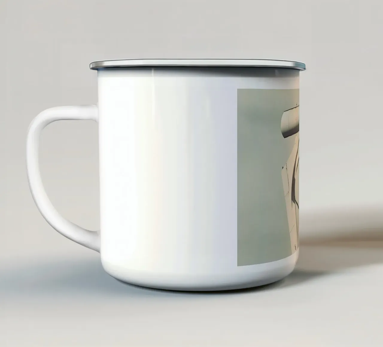 Telefonica tazza in smalto da Michael Belhadi