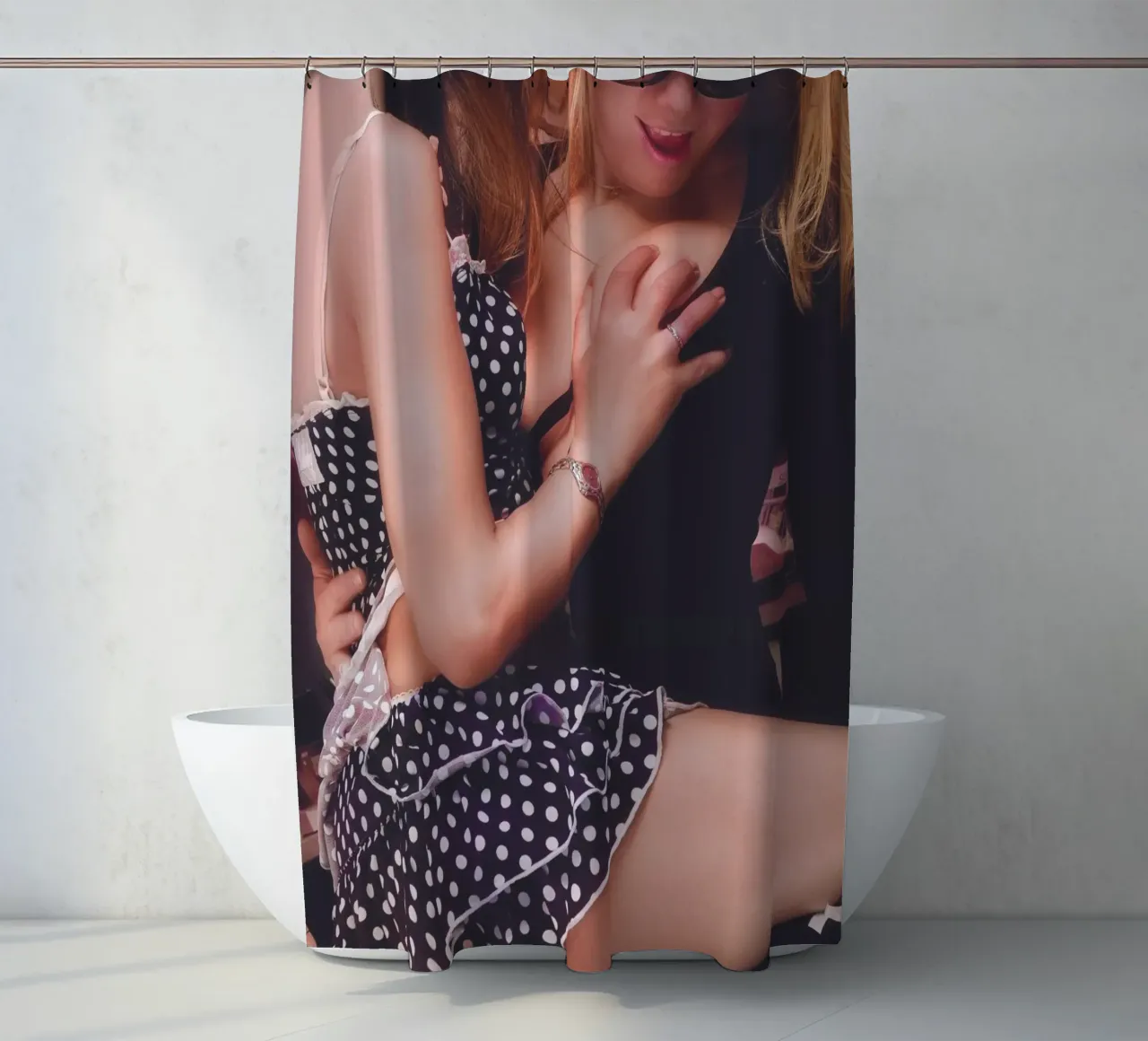 Ragazze in gioco colorate tenda da doccia da Dave Hare Photography