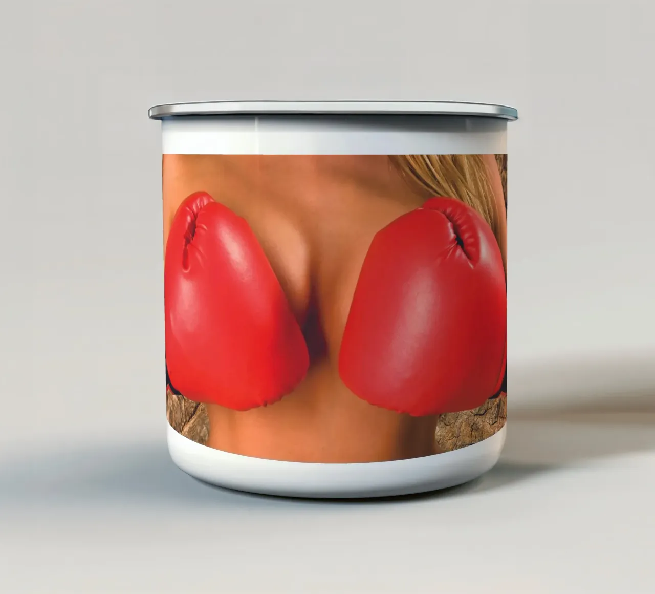 Boxer tazza in smalto da Dave Hare Photography