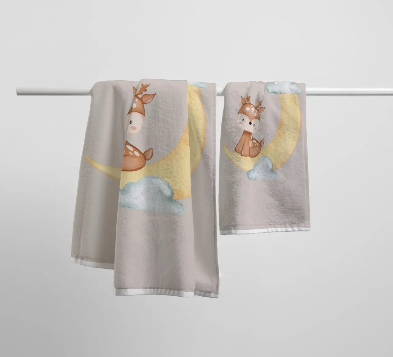 Cervi al chiaro di luna asciugamano da bagno da Doodle Dreams Art