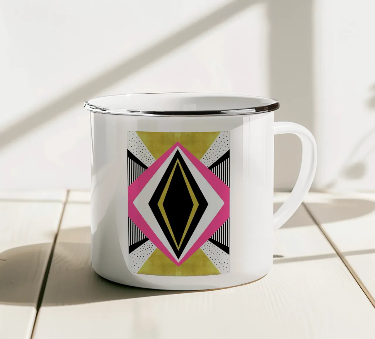 Pretty in Pink tazza in smalto da Elisabeth Fredriksson