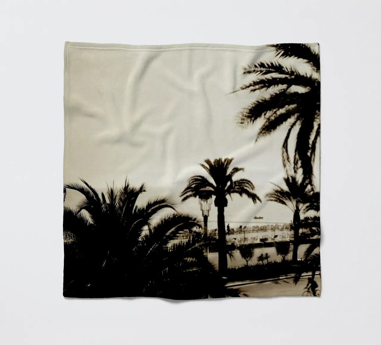 Glorious Days coperta in pile da Sophie Etchart