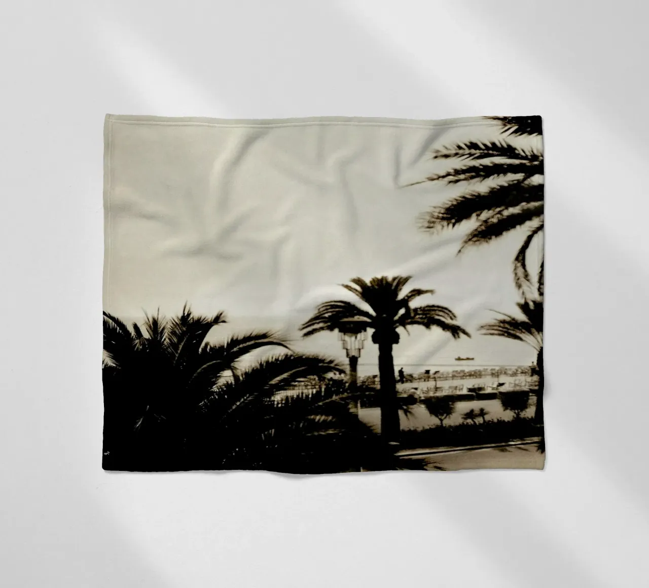 Glorious Days coperta in pile da Sophie Etchart