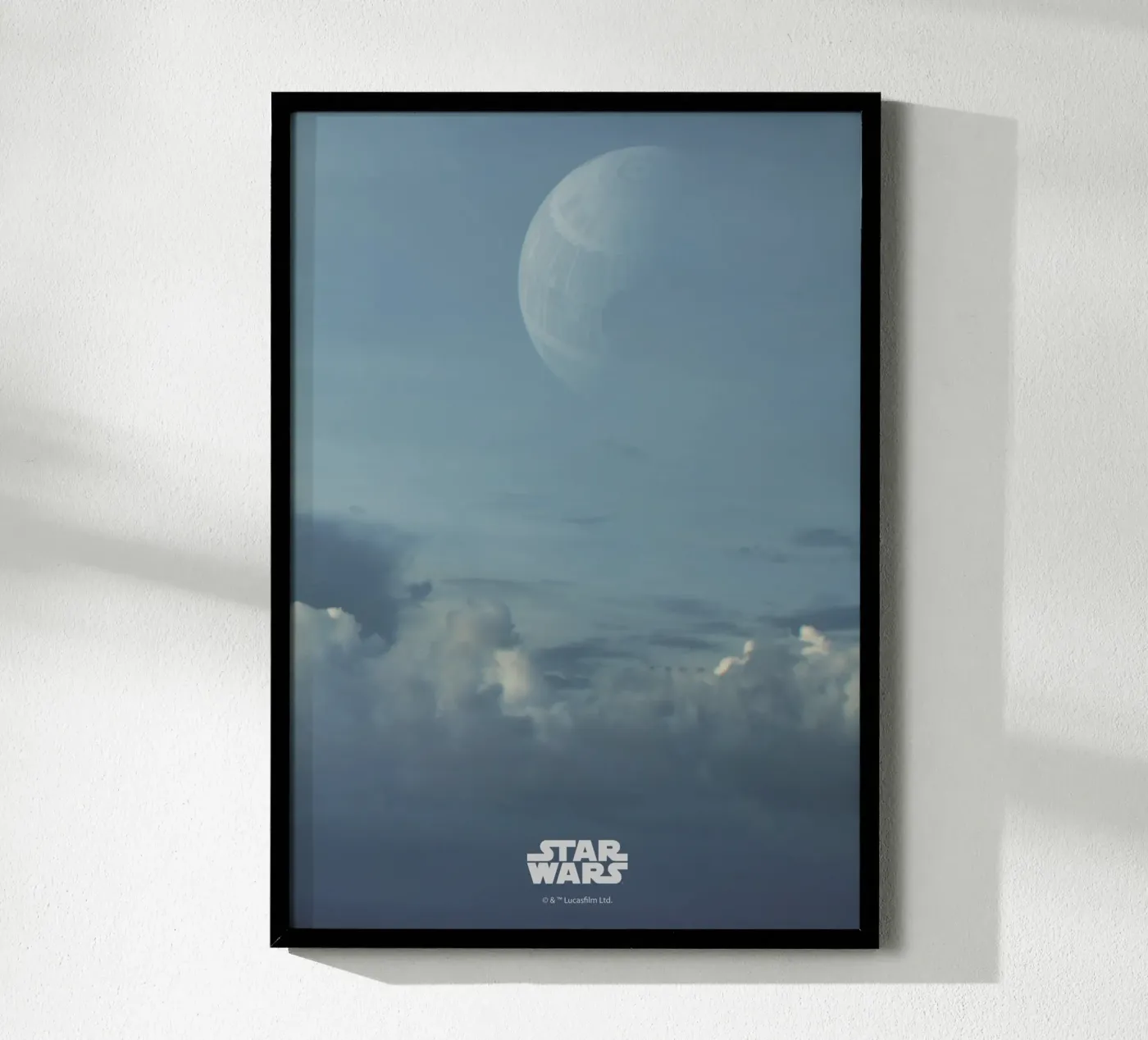 Death Star Behind the Clouds poster da Star Wars