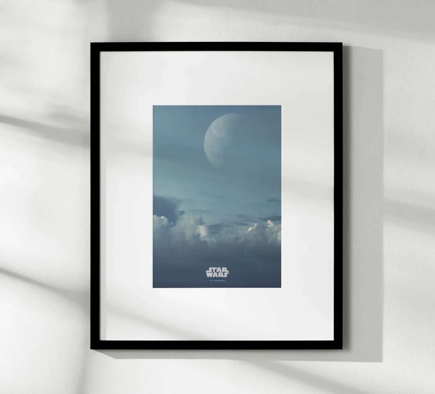 Death Star Behind the Clouds poster da Star Wars