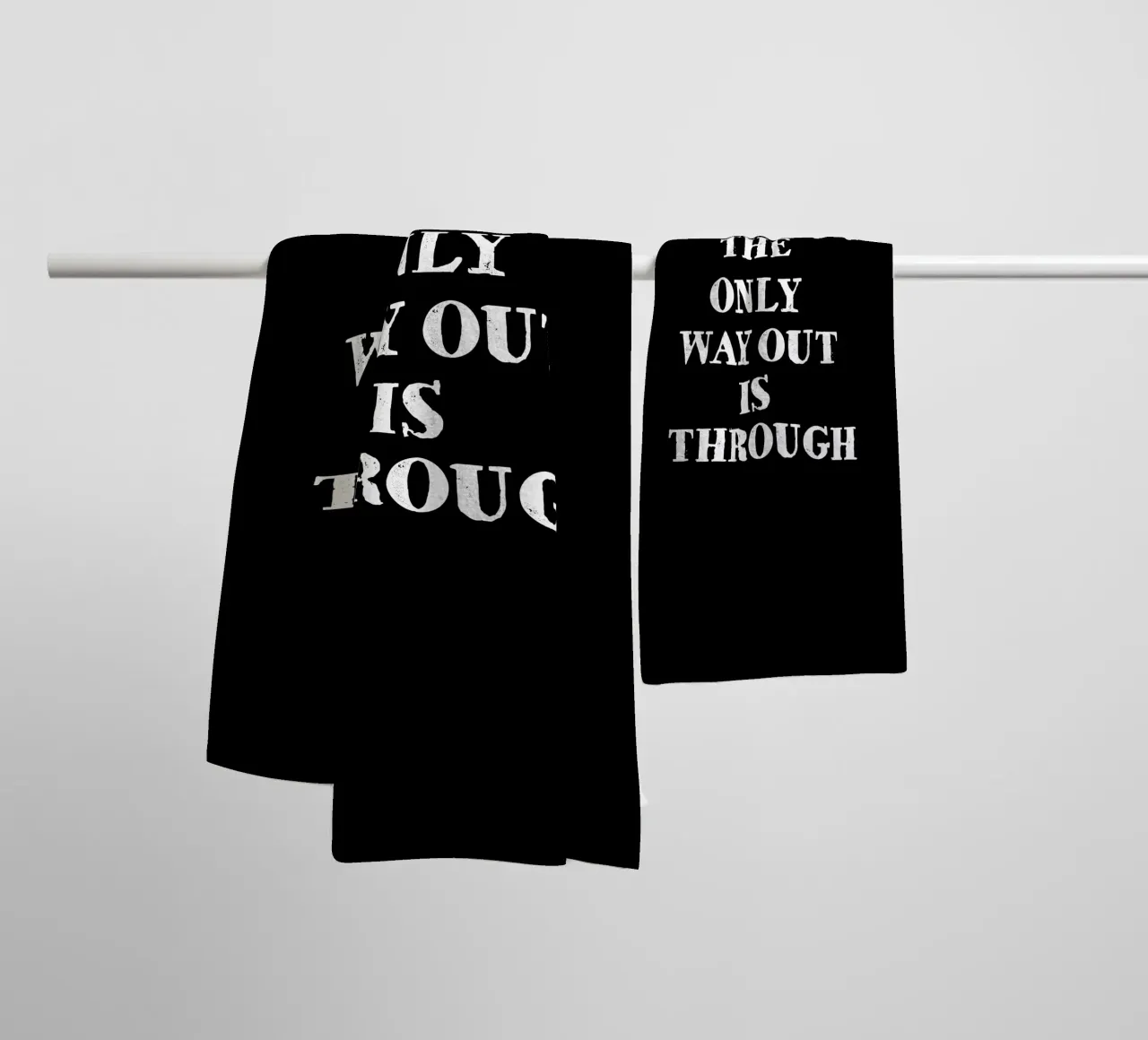 THE ONLY WAY OUT IS THROUGH serviette de bain de happieeagle