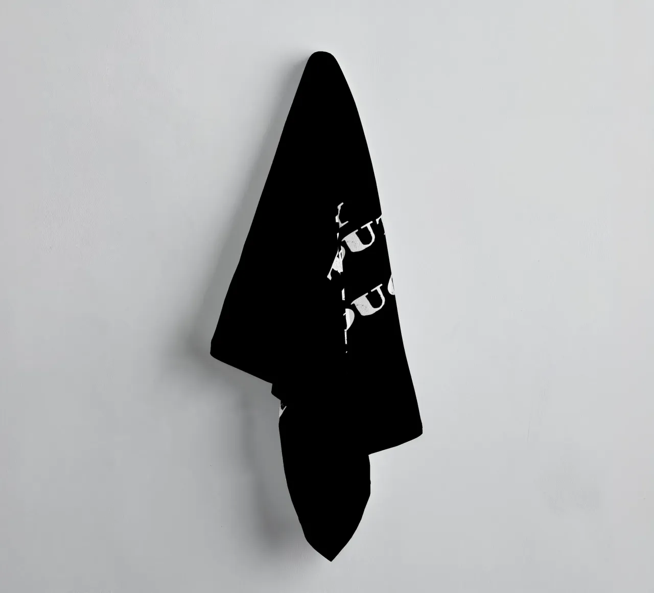 THE ONLY WAY OUT IS THROUGH Handtuch von happieeagle