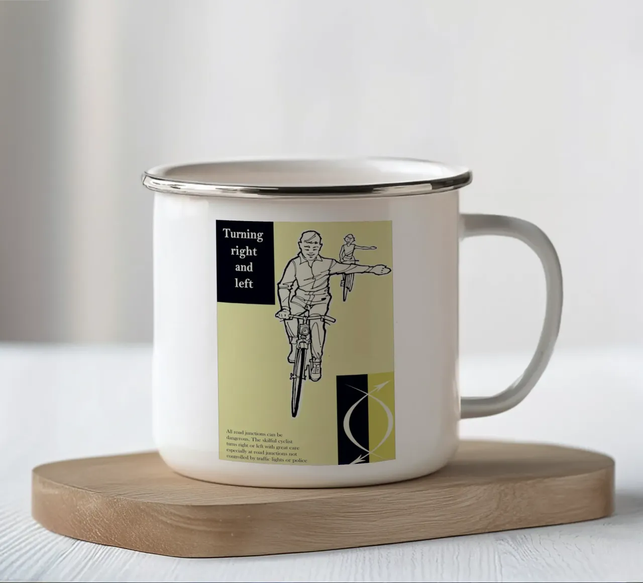 Turn Right and Left Emaille Tasse von Hemingway Design