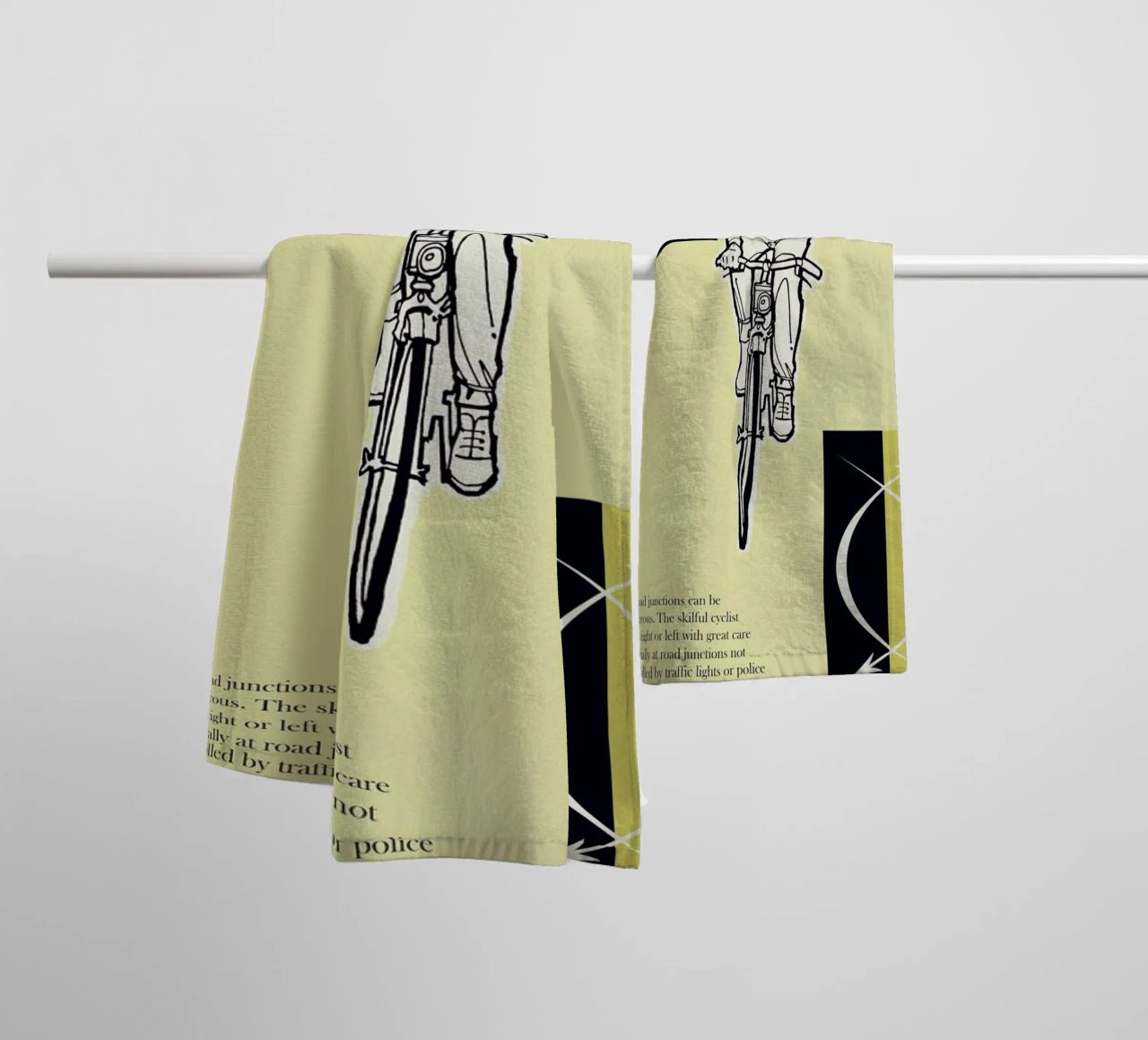 Turn Right and Left asciugamano da bagno da Hemingway Design