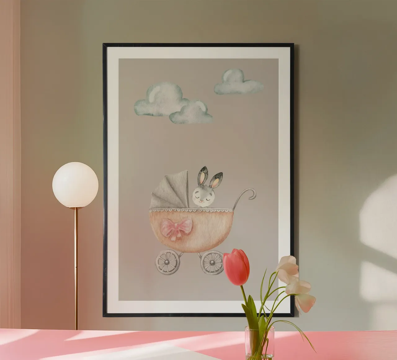 La passeggiata del coniglietto poster con telaio in legno da Doodle Dreams Art