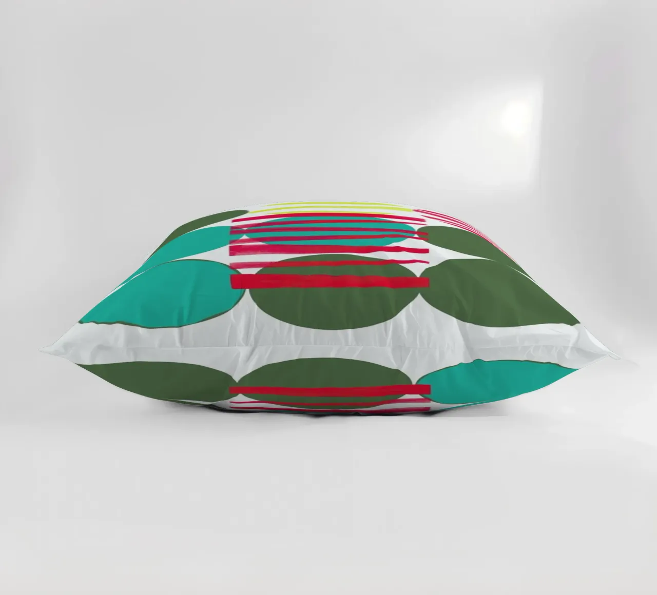 Geo Collage cuscino da Catherine Aguilar