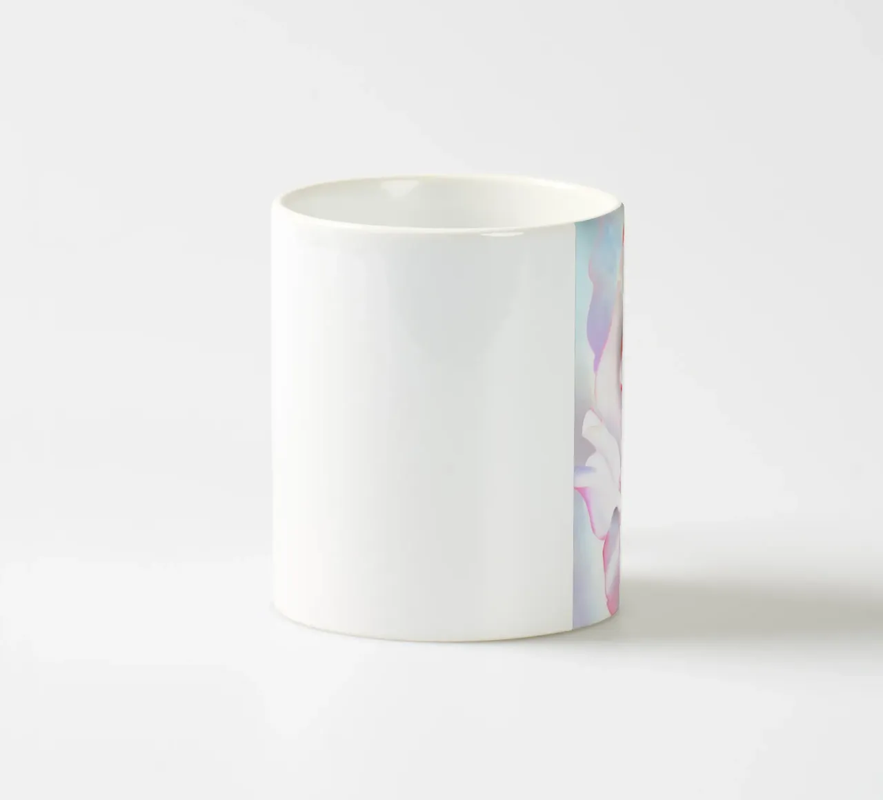 Georgia O'Keeffe - Piselli rosa II tazza in ceramica da Kinsley