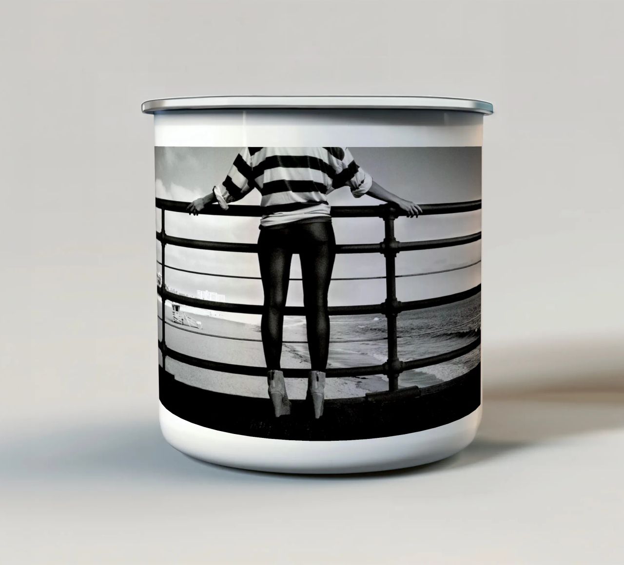 Where's Waldo tazza in smalto da Aysha Banos