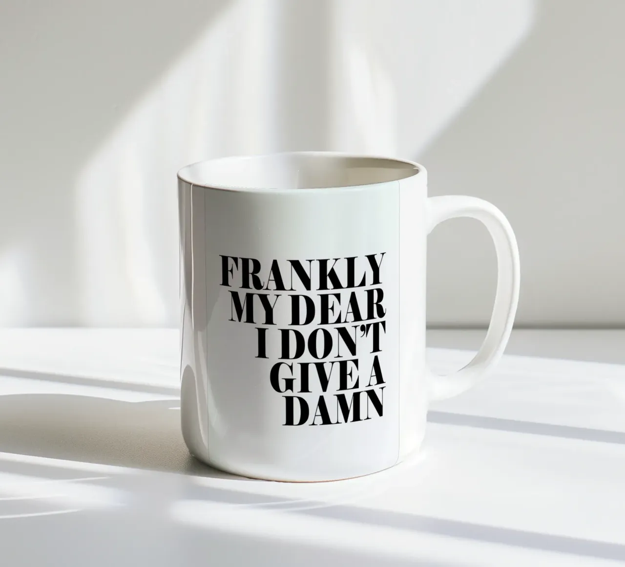 Frankly My Dear I Don’t Give A Damn taza de cerámica de Honeymoon Hotel