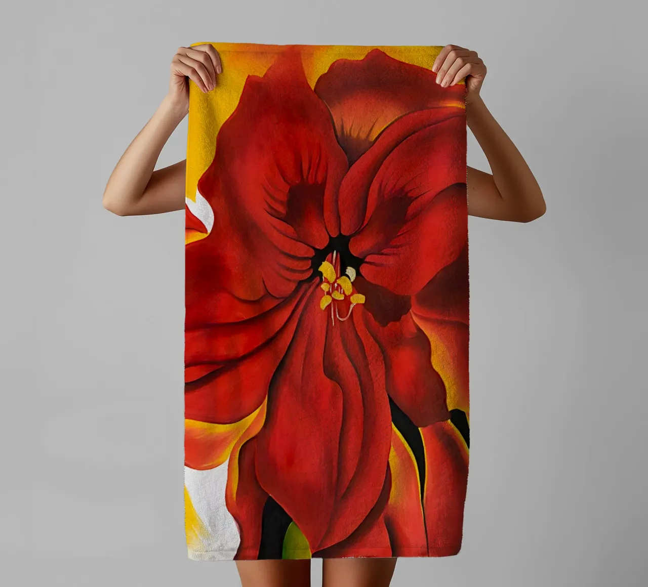 Georgia O'Keeffe - Amaryllis rosso asciugamano da bagno da Kinsley