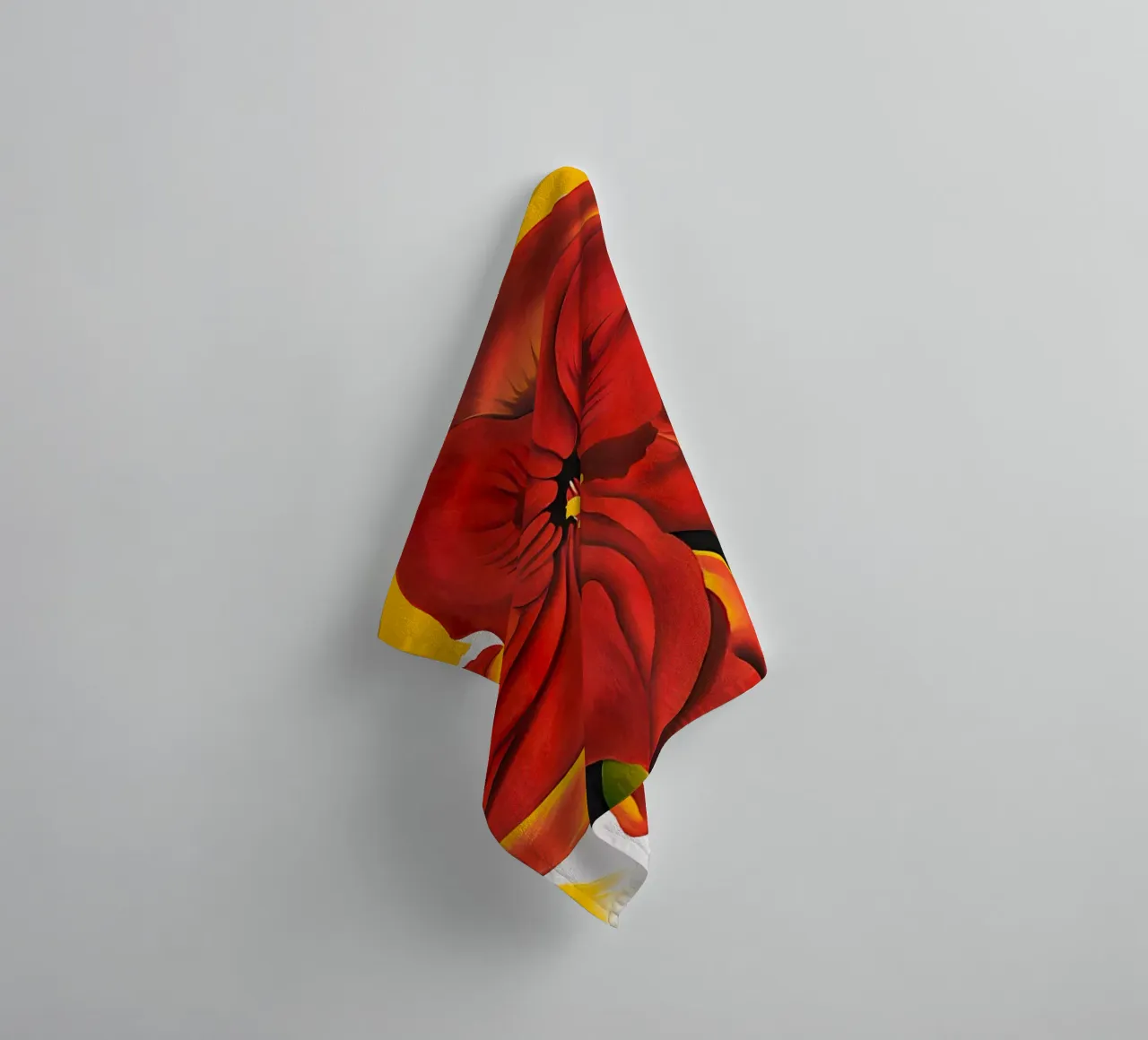 Georgia O'Keeffe - Amaryllis rosso asciugamano da bagno da Kinsley