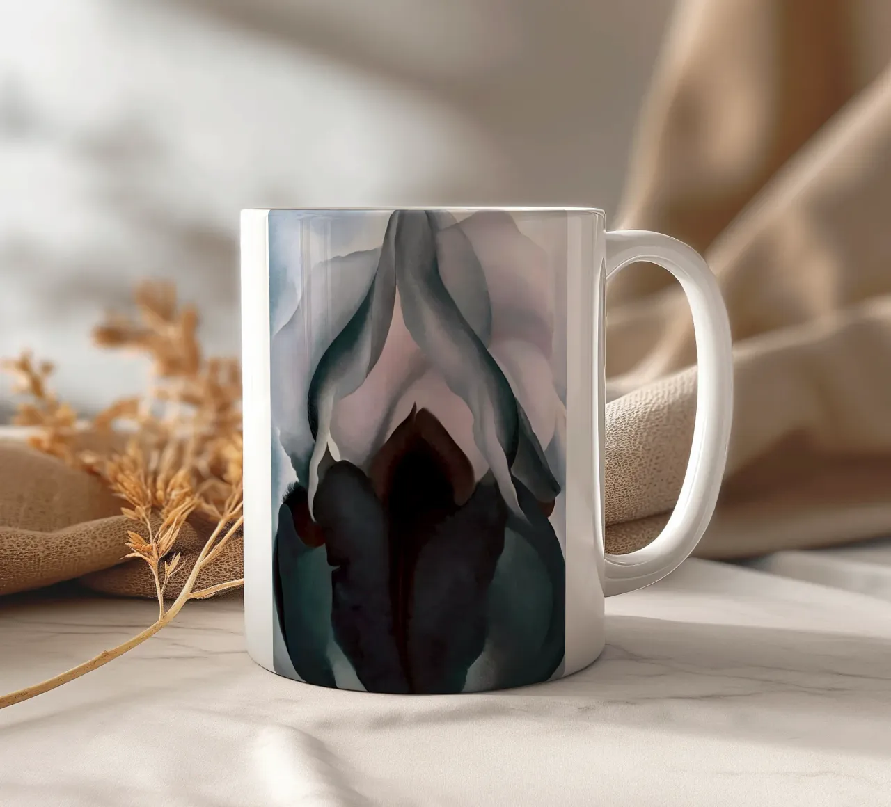 Georgia O'Keeffe - Iris nero III , 1926 tazza in ceramica da Kinsley