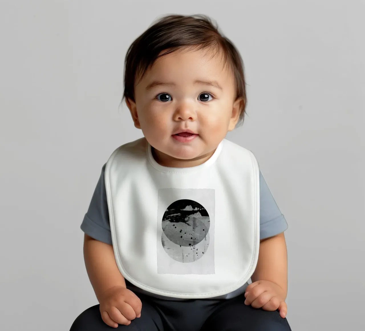 GEOMETRY 3 baby bib by STUDIO LEEMO