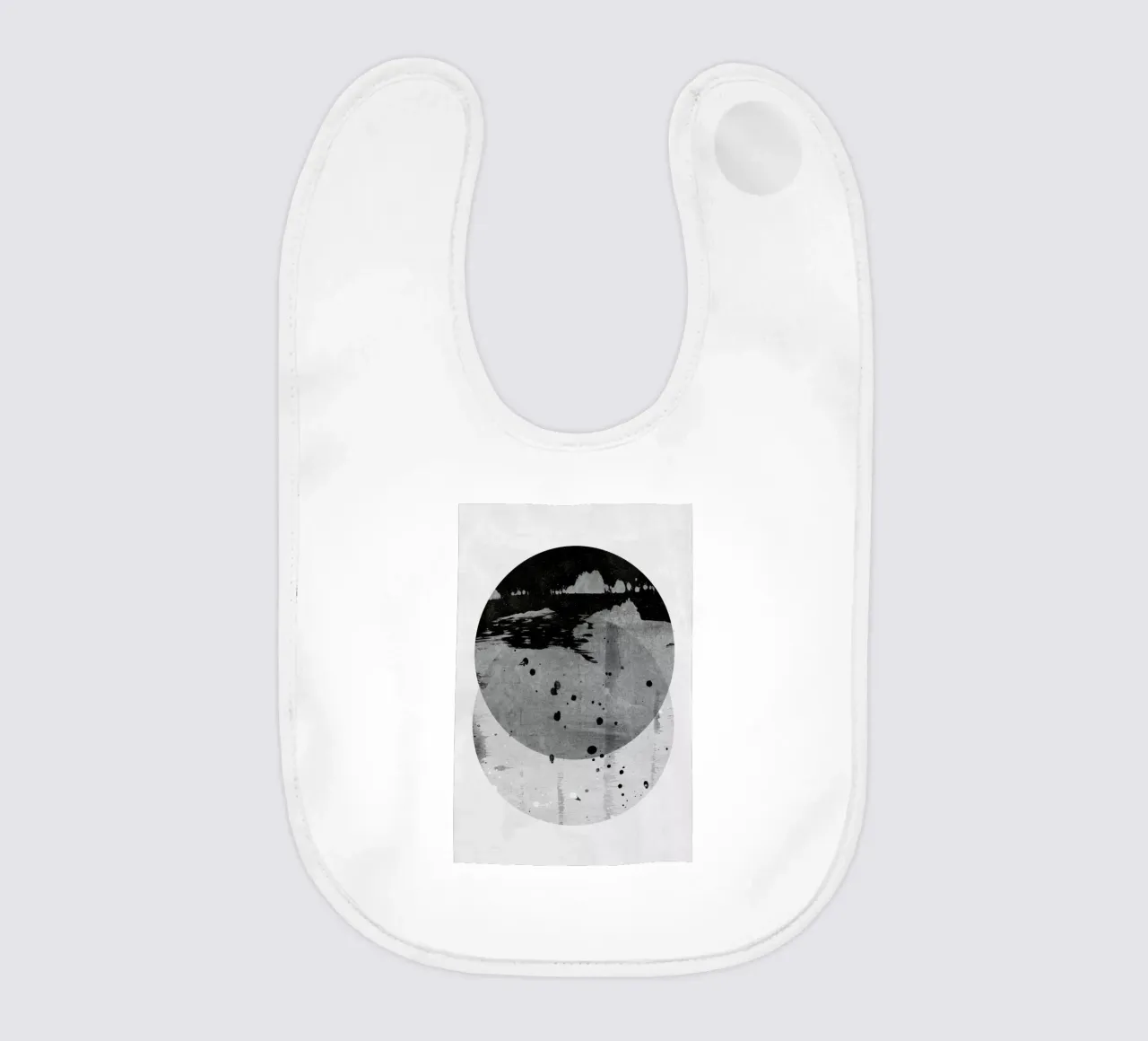 GEOMETRY 3 baby bib by STUDIO LEEMO
