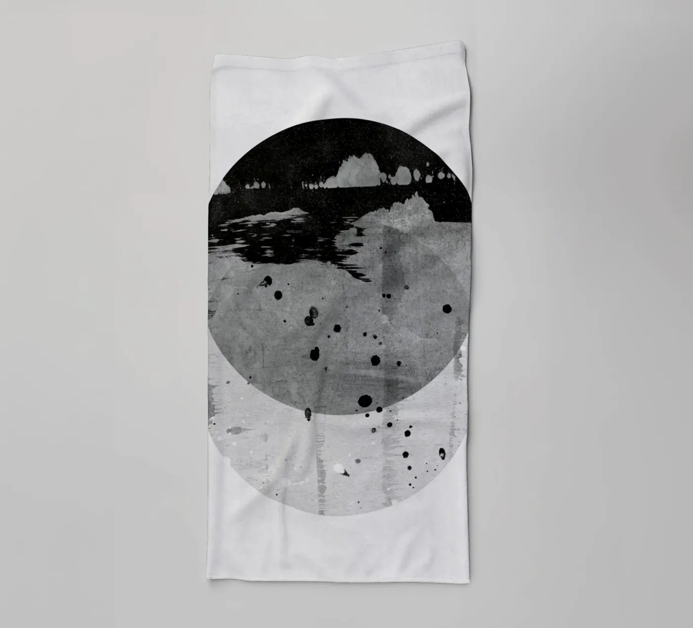 GEOMETRY 3 towel by STUDIO LEEMO